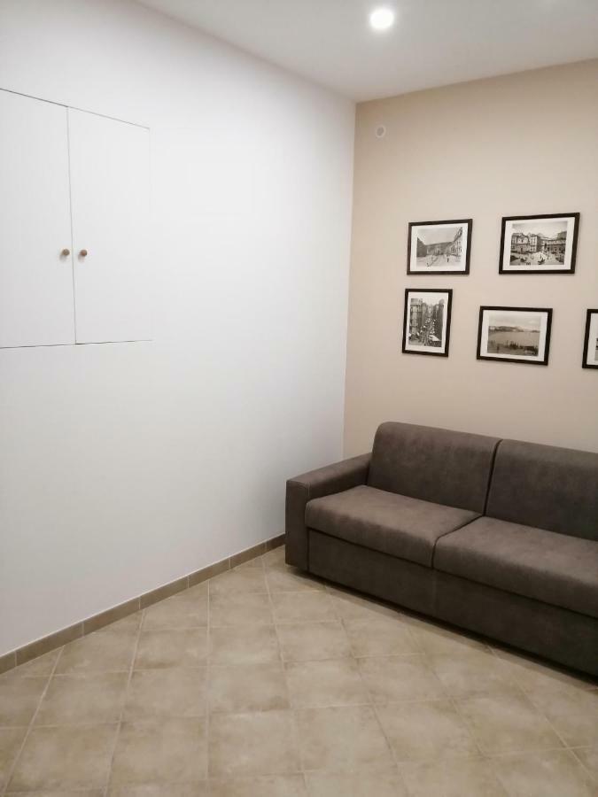 Ad Un Passo Dal Duomo "2" Apartment Naples Exterior photo