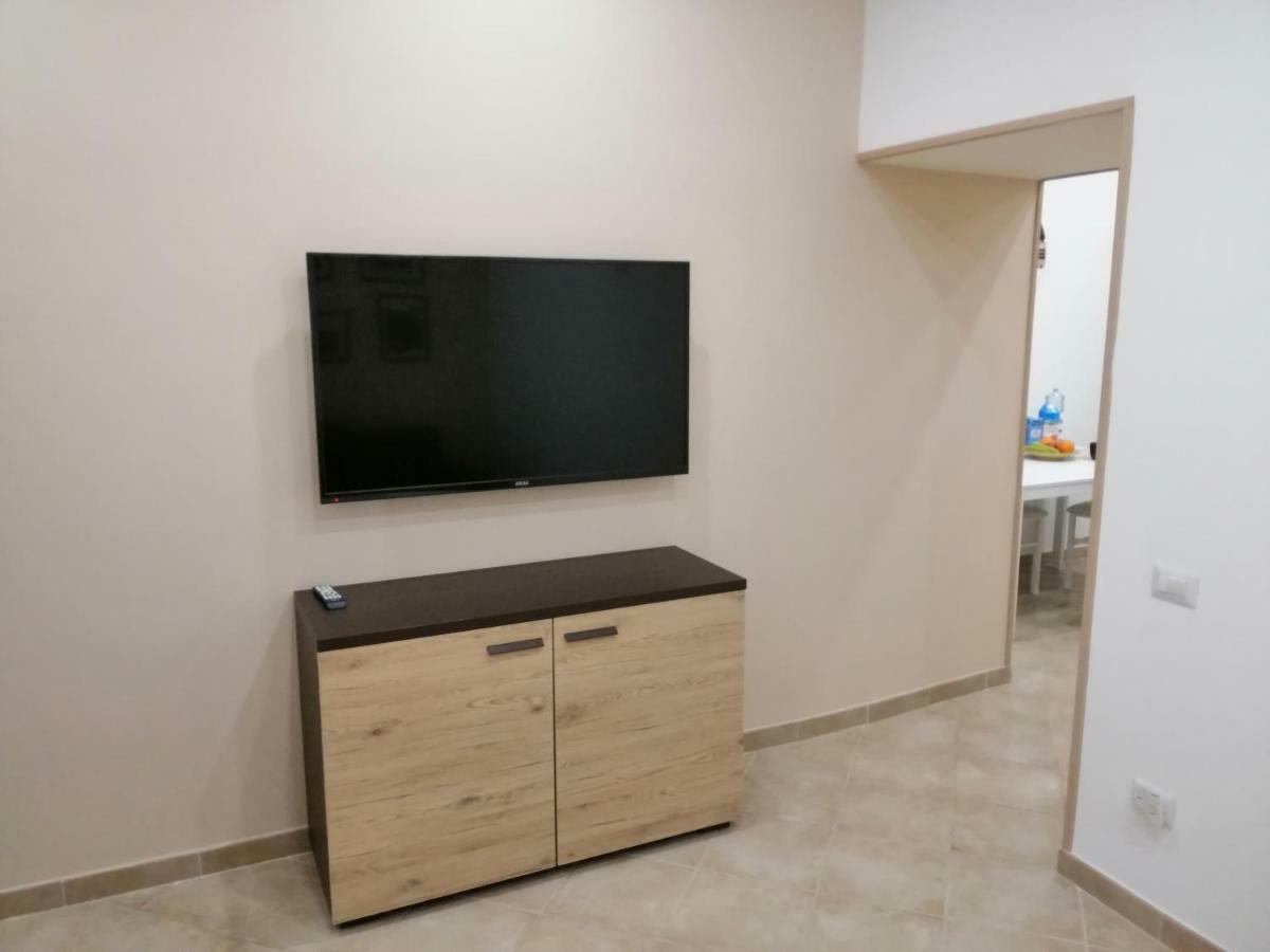 Ad Un Passo Dal Duomo "2" Apartment Naples Exterior photo