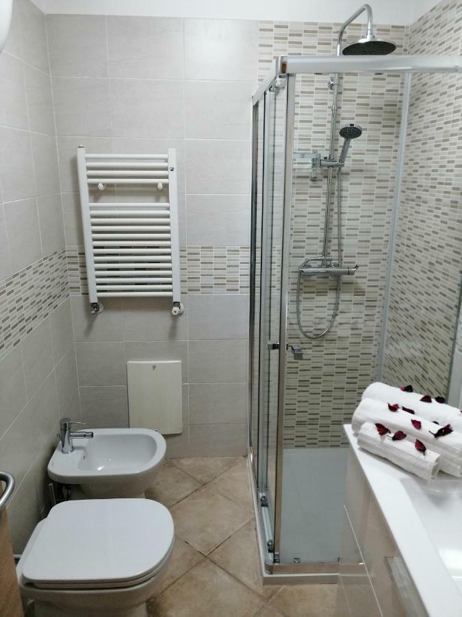 Ad Un Passo Dal Duomo "2" Apartment Naples Exterior photo
