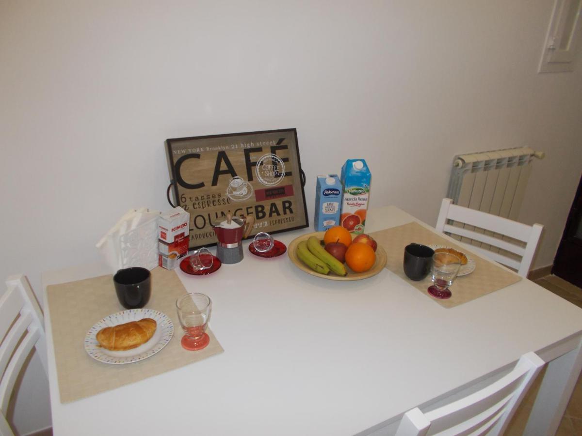 Ad Un Passo Dal Duomo "2" Apartment Naples Exterior photo